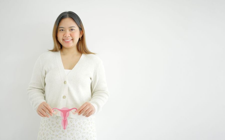 ผู้หญิงกำลังตัดสินใจเก็บไข่หรือฝากไข่เพื่อตอบโจทย์เป้าหมายการวางแผนมีบุตรของตน